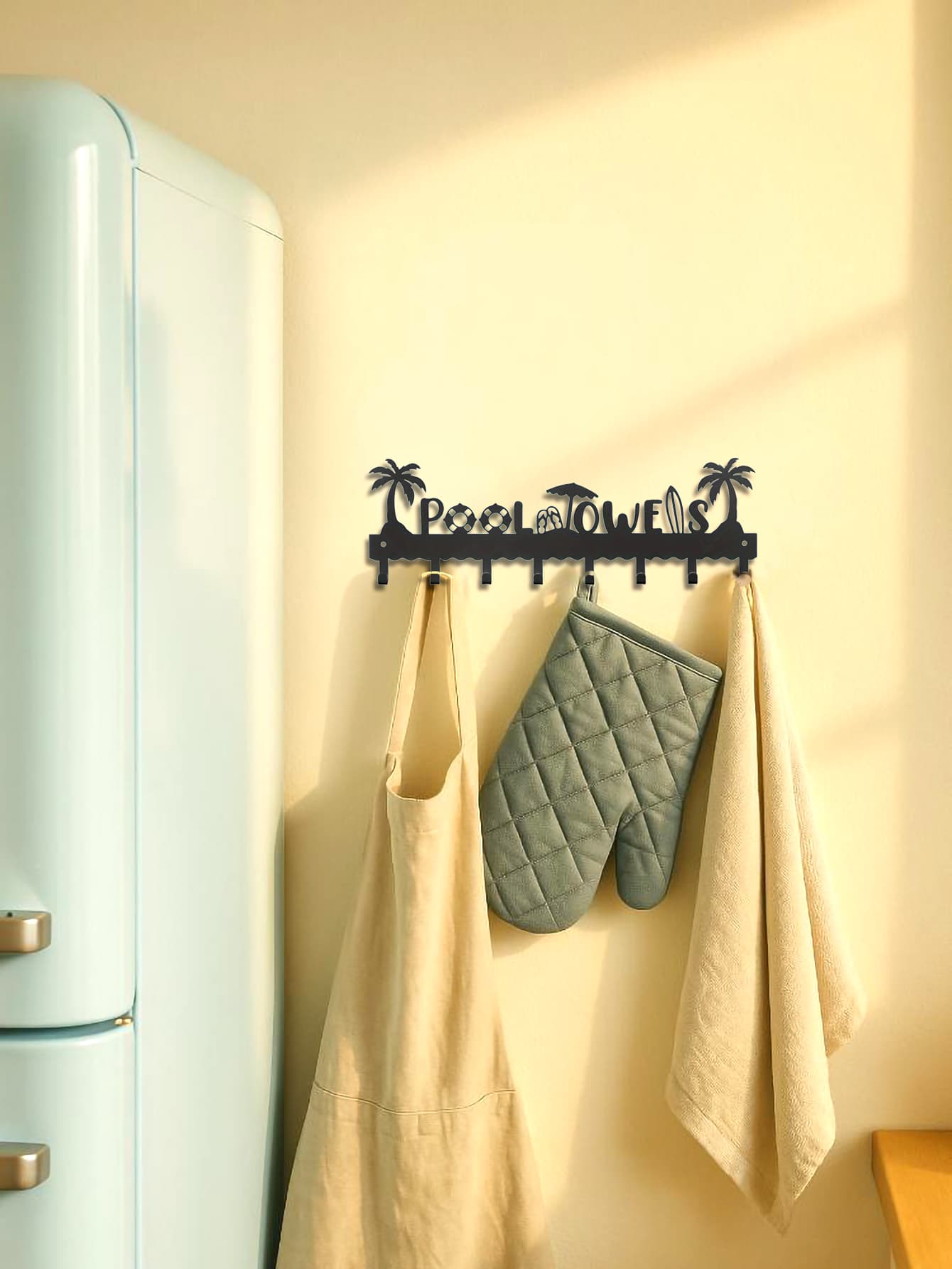 Beach-Themed Metal Towel Rack with 8 Hooks – photo 5