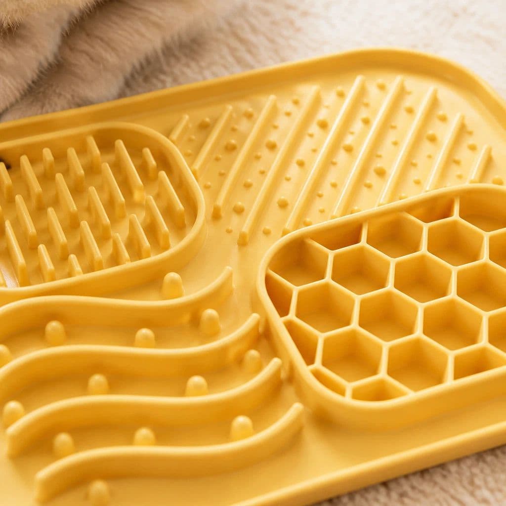 Silicone Pet Lick Mat, 4-Zone Slow Feeder with Suction Cups – photo 5