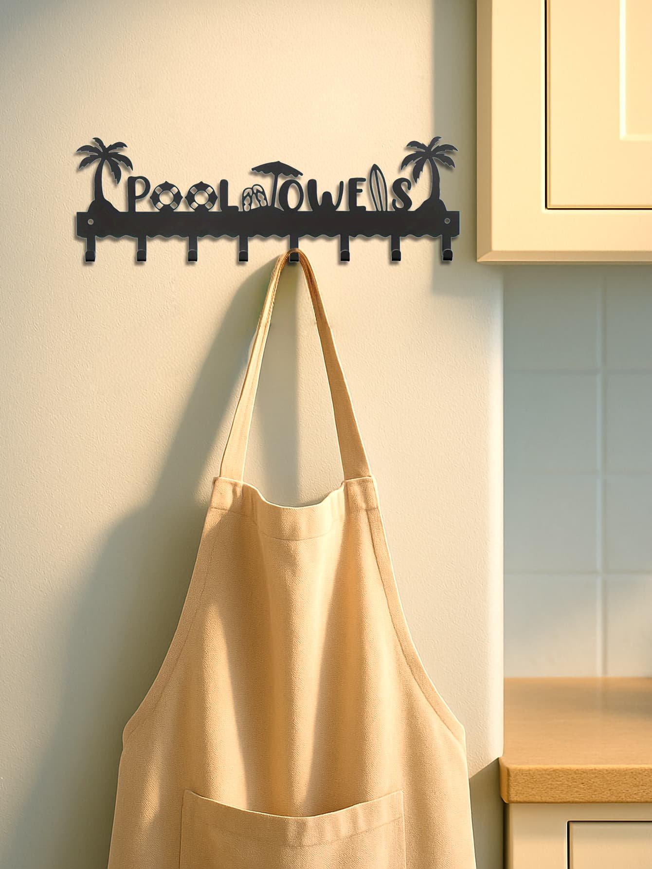 Beach-Themed Metal Towel Rack with 8 Hooks